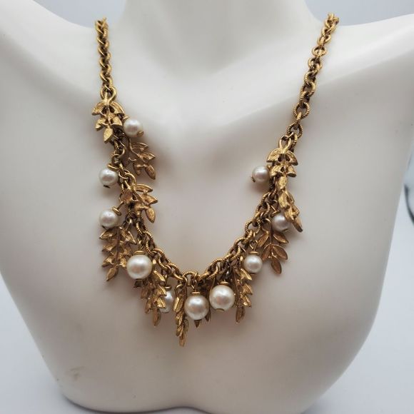 Precious Formals Jewelry - Estate gold toned holly leaf pearl cluster evening necklace prom event dinner